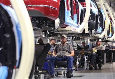 大眾美國工廠停產兩周改造，Passat滯銷加速新能源轉型