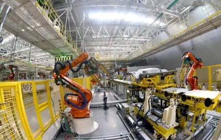 探秘德國汽車發(fā)動(dòng)機(jī)制造工廠 全機(jī)械自動(dòng)化流水線與嵌入式軟件的靈魂之舞